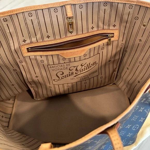 Louis Vuitton Monogram Neverfull GM Tote - Picture 5 of 9